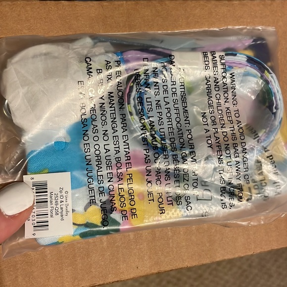 Vera Bradley Zip ID Lanyard Cotton Marian Floral - Picture 4 of 4